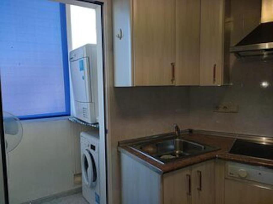 Apartment Happy , 2 Bed 2 Bath , Seaview Airco Wifi *