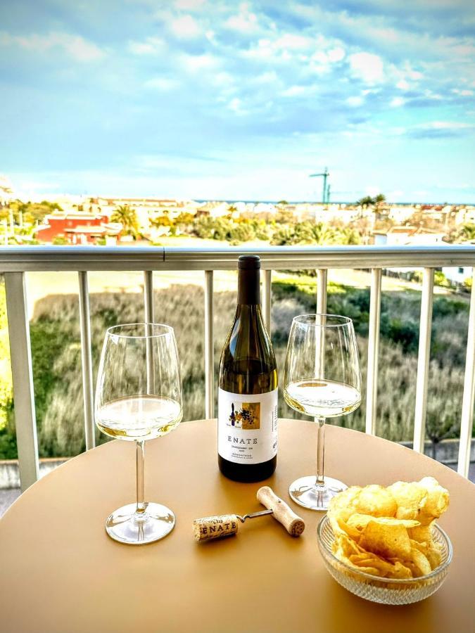 Happy , 2 Bed 2 Bath , Seaview Airco Wifi Apartment