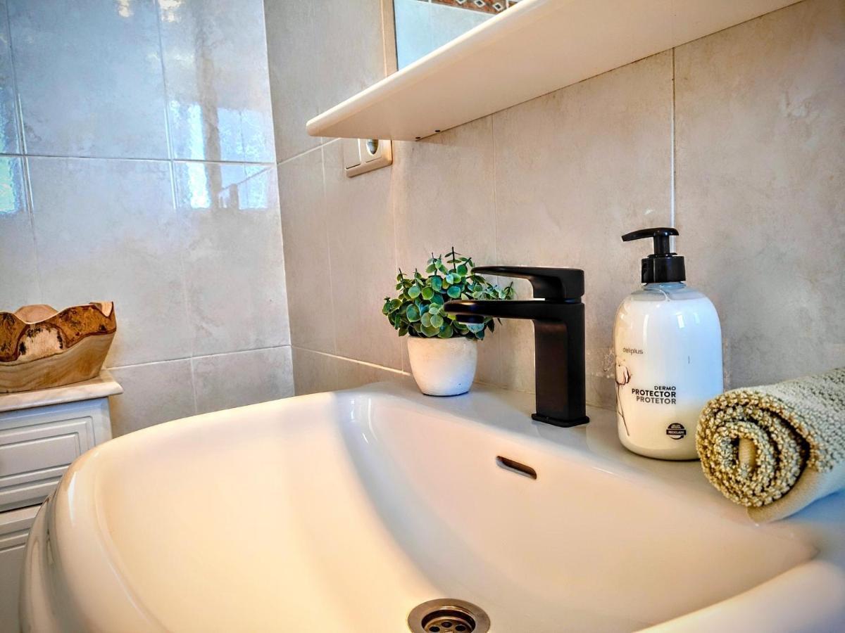 Happy , 2 Bed 2 Bath , Seaview Airco Wifi Apartment Javea