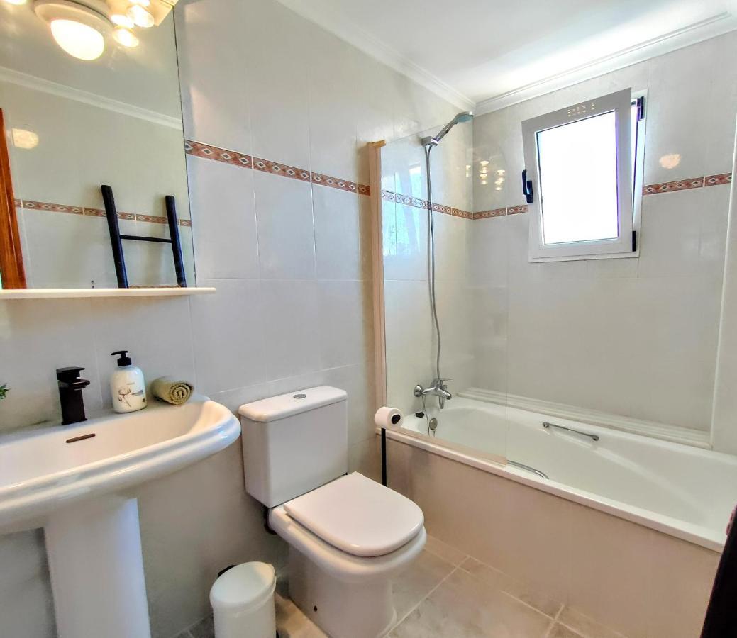 Happy , 2 Bed 2 Bath , Seaview Airco Wifi Apartment Javea